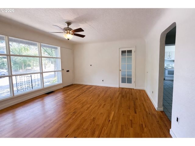 135 Ne 55TH Ave, Portland, OR 97213