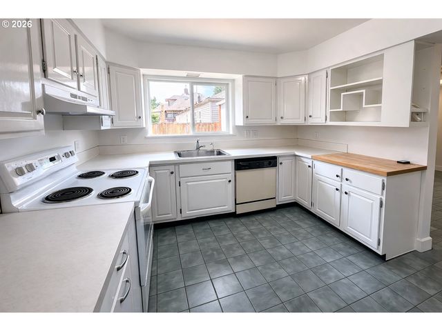 135 Ne 55TH Ave, Portland, OR 97213