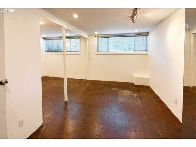 135 Ne 55TH Ave, Portland, OR 97213