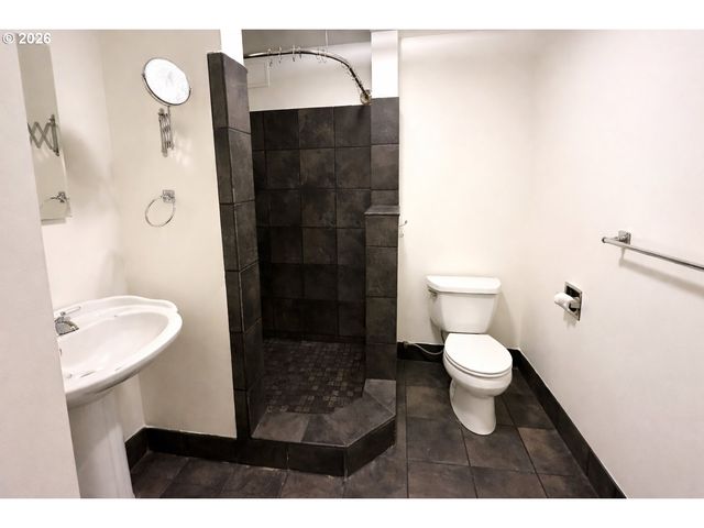 135 Ne 55TH Ave, Portland, OR 97213