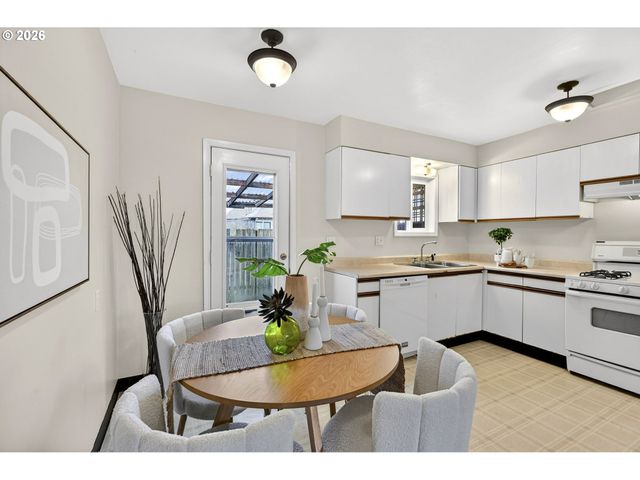 135 Ne 55TH Ave, Portland, OR 97213