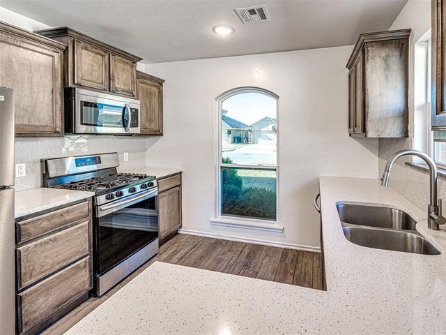 3012 NW 184th Terrace, Edmond, OK 73012