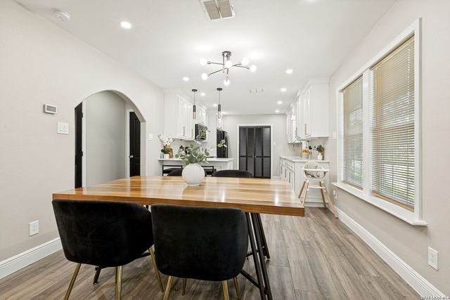 126 Lincolnshire Dr, San Antonio, TX 78220