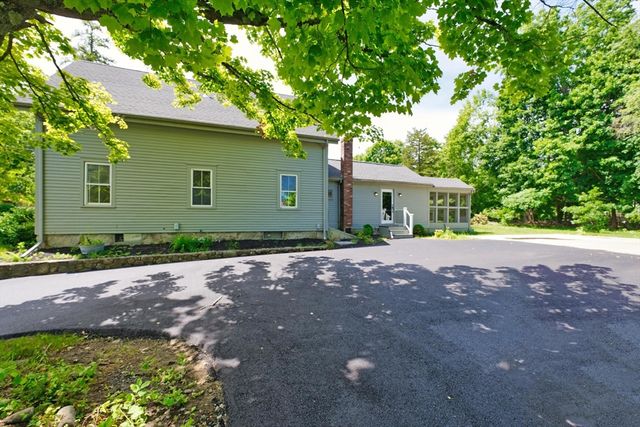 6 Nemasket Street, Middleboro, MA 02346