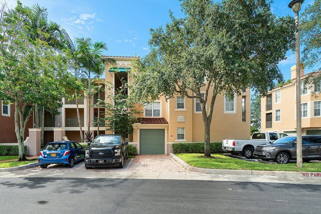 11740 St Andrews Place 207, Wellington, FL 33414