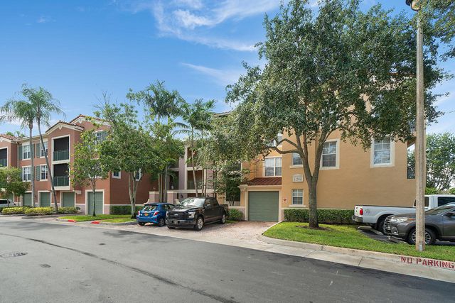 11740 St Andrews Place 207, Wellington, FL 33414