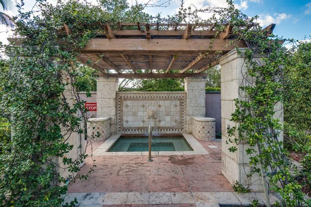 11740 St Andrews Place 207, Wellington, FL 33414