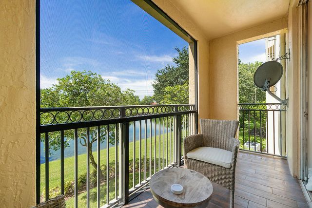 11740 St Andrews Place 207, Wellington, FL 33414