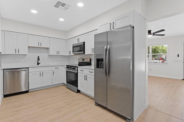 207 W BOUGAINVILLEA AVENUE, Tampa, FL 33612