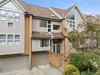 1419 Towne Square Dr, Mccandless, PA 15101