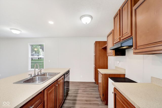 154 Echo Lake E, Mooresville, IN 46158