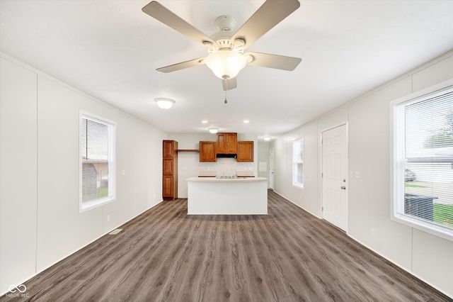 154 Echo Lake E, Mooresville, IN 46158