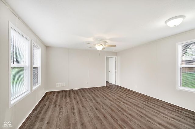 154 Echo Lake E, Mooresville, IN 46158