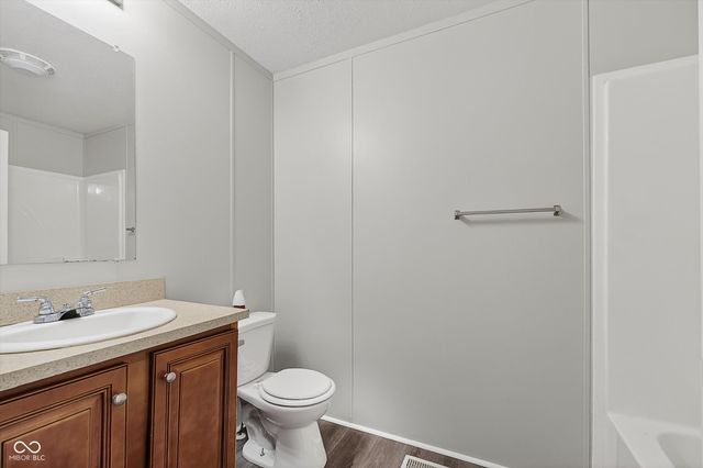 154 Echo Lake E, Mooresville, IN 46158