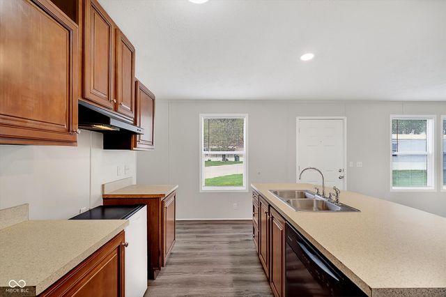 154 Echo Lake E, Mooresville, IN 46158