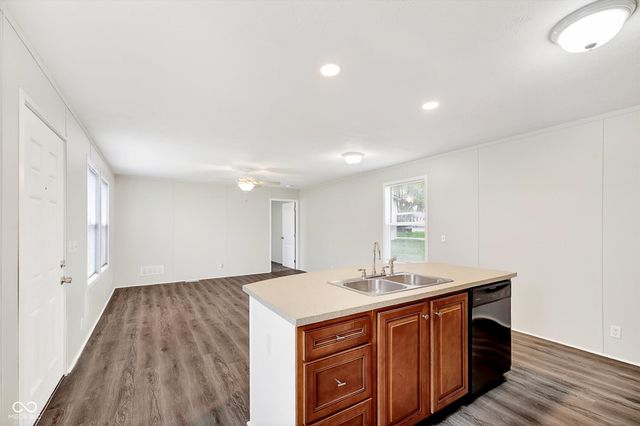 154 Echo Lake E, Mooresville, IN 46158