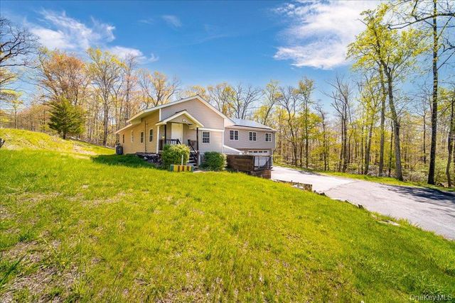 80 Jones Road, Pine Bush, NY 12566