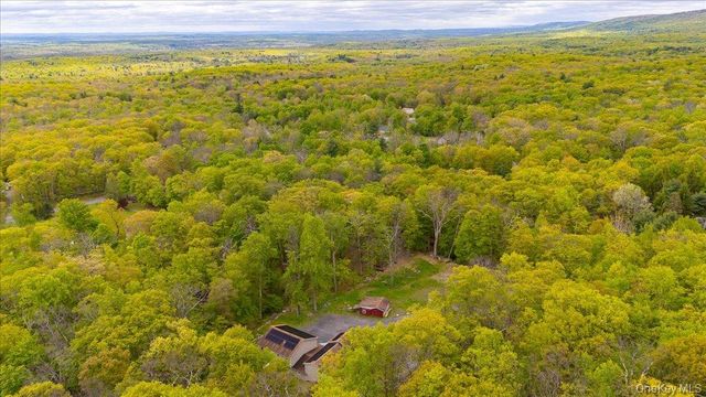 80 Jones Road, Pine Bush, NY 12566