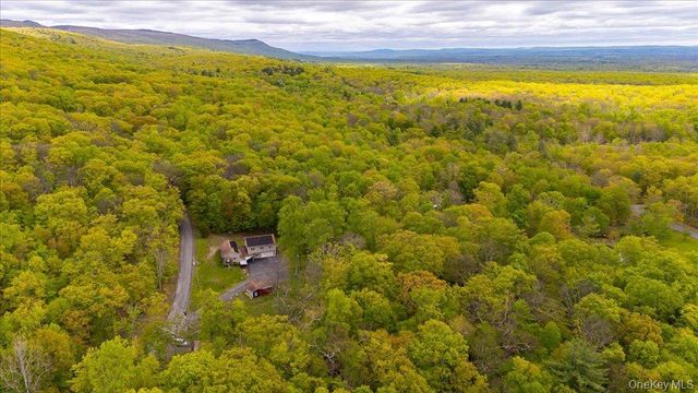 80 Jones Road, Pine Bush, NY 12566