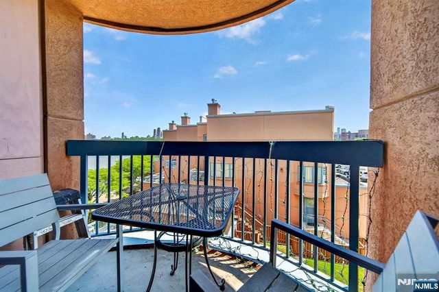 502 Livingston Court N502, Edgewater, NJ 07020