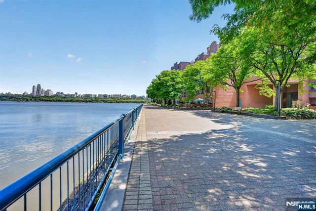502 Livingston Court N502, Edgewater, NJ 07020