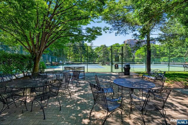 502 Livingston Court N502, Edgewater, NJ 07020