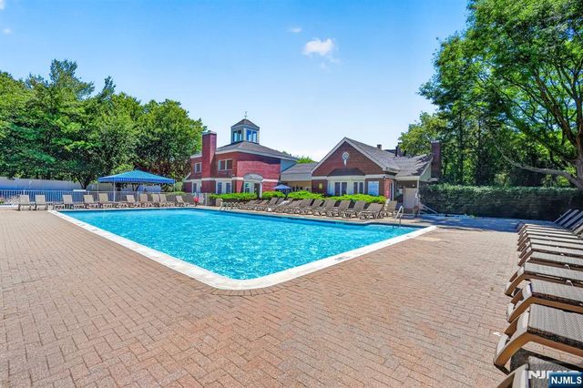 502 Livingston Court N502, Edgewater, NJ 07020