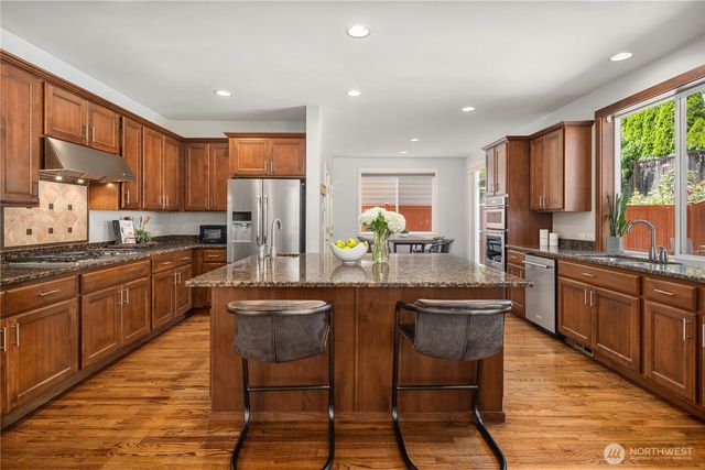 24816 SE 17th Place, Sammamish, WA 98075