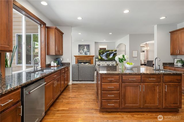 24816 SE 17th Place, Sammamish, WA 98075