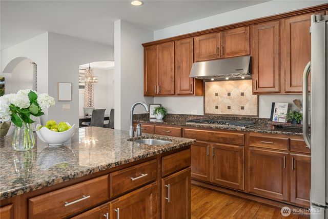 24816 SE 17th Place, Sammamish, WA 98075