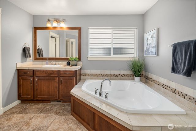 24816 SE 17th Place, Sammamish, WA 98075