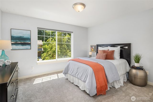 24816 SE 17th Place, Sammamish, WA 98075