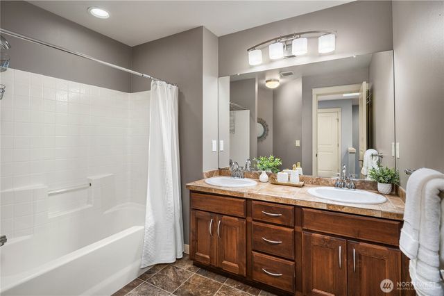 24816 SE 17th Place, Sammamish, WA 98075