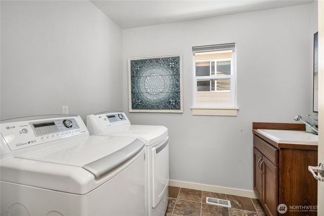 24816 SE 17th Place, Sammamish, WA 98075