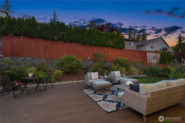 24816 SE 17th Place, Sammamish, WA 98075