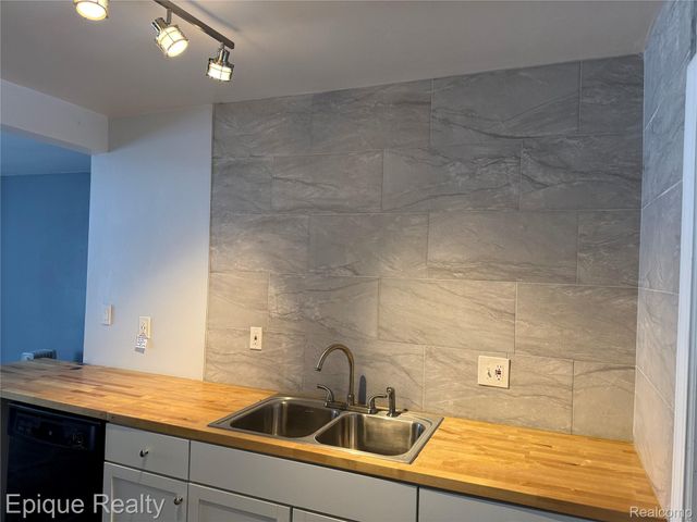 2468 Fernwood Avenue, Ann Arbor, MI 48104