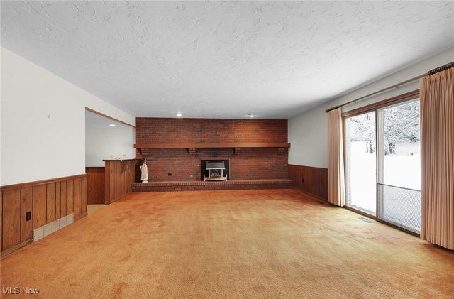 6090 Big Creek Pky, Parma Heights, OH 44130