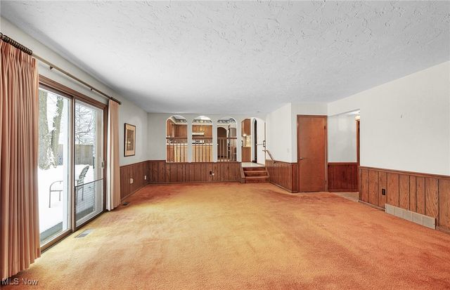 6090 Big Creek Pky, Parma Heights, OH 44130