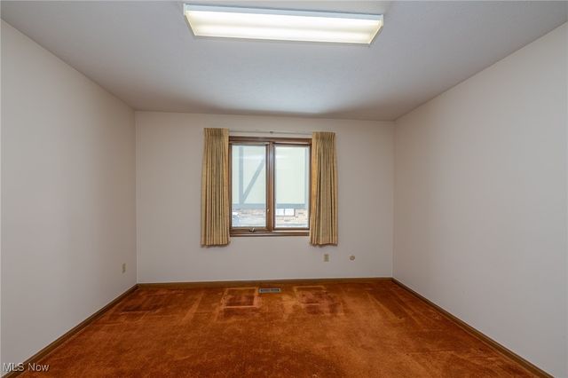 6090 Big Creek Pky, Parma Heights, OH 44130