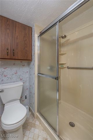 6090 Big Creek Pky, Parma Heights, OH 44130