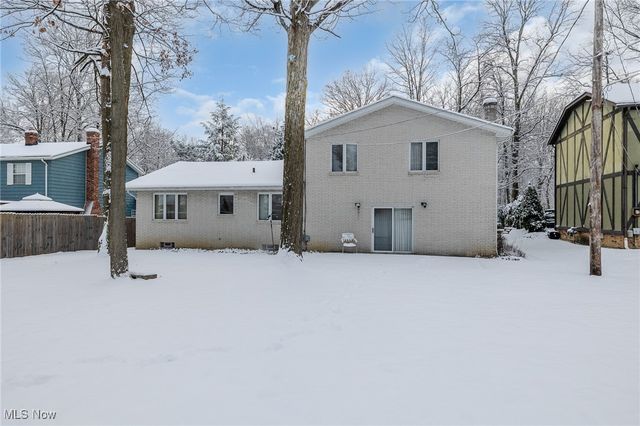 6090 Big Creek Pky, Parma Heights, OH 44130