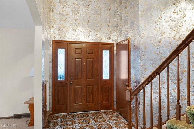 6090 Big Creek Pky, Parma Heights, OH 44130