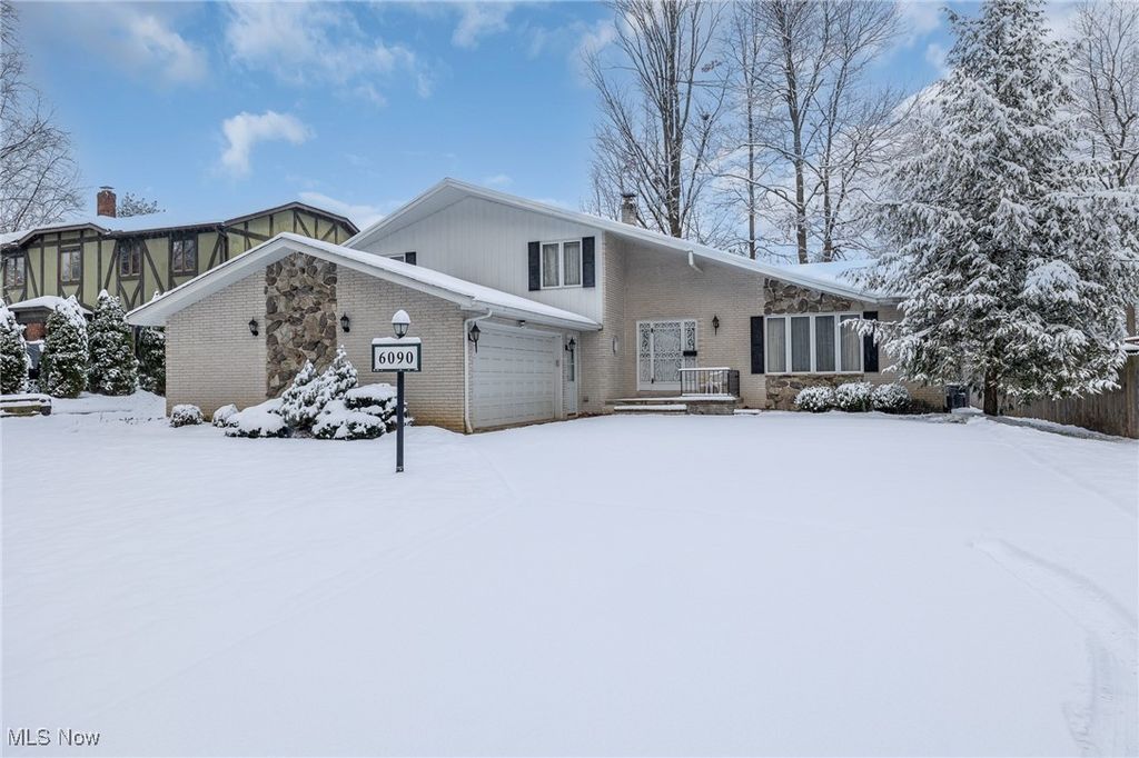 6090 Big Creek Pky, Parma Heights, OH 44130