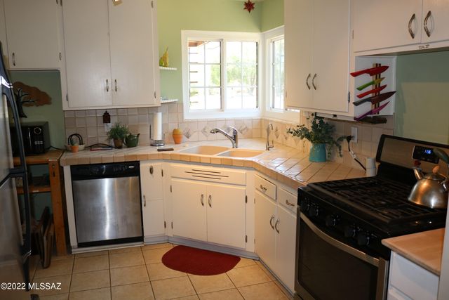 4825 E 18Th Street, Tucson, AZ 85711