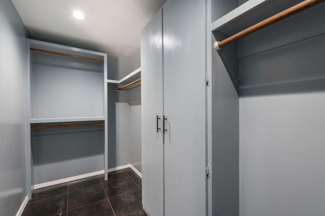 1528 55th Street NW, Albuquerque, NM 87105