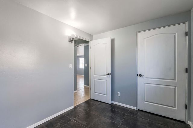 1528 55th Street NW, Albuquerque, NM 87105