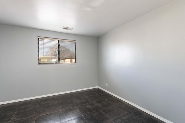 1528 55th Street NW, Albuquerque, NM 87105