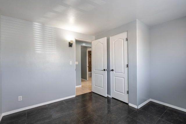 1528 55th Street NW, Albuquerque, NM 87105