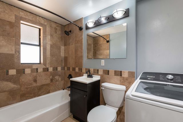 1528 55th Street NW, Albuquerque, NM 87105