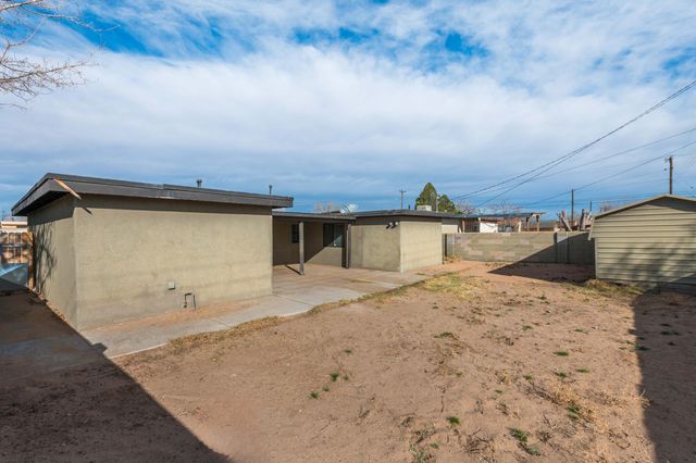 1528 55th Street NW, Albuquerque, NM 87105
